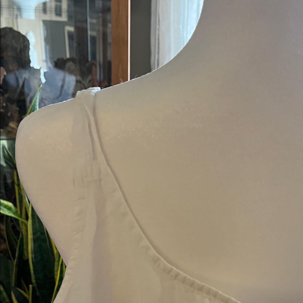 Chic White Embroidered Button Front Nightgown Lin… - image 3